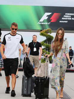 Jenson Button, McLaren, com a esposa, Jessica Button