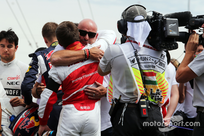 Philippe Bianchi, the father of Jules Bianchi, with Will Stevens, Manor F1 Team on the grid