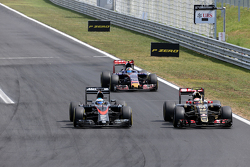 Фернандо Алонсо , McLaren Honda та Пастор Мальдонадо, Lotus F1 Team