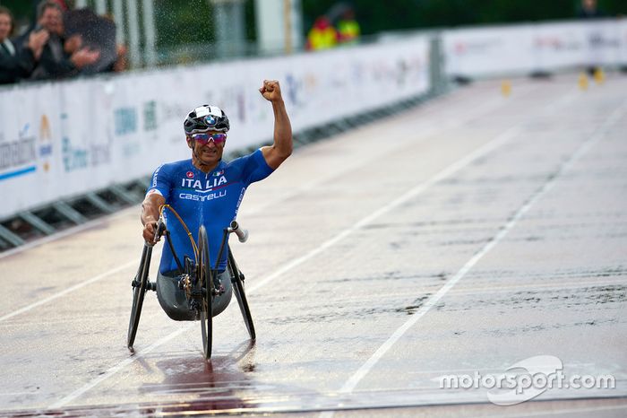 Alex Zanardi compite en el Campeonato del Mundo de Para-Ciclismo UCI