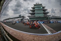 Largada: Marc Marquez, Repsol Honda Team leads