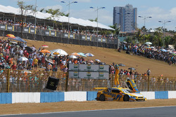 Thiago Camilo comemora