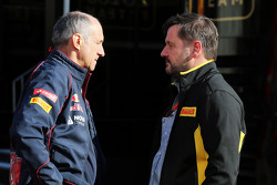 Franz Tost, Scuderia Toro Rosso teambaas met Paul Hembery, Pirelli Motorsport Directeur