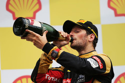 Romain Grosjean, Lotus F1 Team fête sa troisième place sur le podium