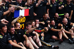 Romain Grosjean, Lotus F1 Team fête sa troisième place avec l'équipe
