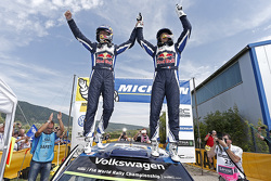 Vincitori Sébastien Ogier e Julien Ingrassia, Volkswagen Polo WRC, Volkswagen Motorsport