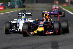 Daniil Kvyat, Red Bull Racing RB11 y Felipe Massa, Williams FW37