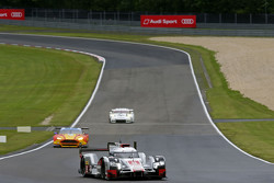 #8 Audi Sport Team Joest Audi R18 e-tron quattro : Lucas di Grassi, Loic Duval, Oliver Jarvis