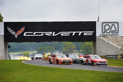 Daniel Suarez, Joe Gibbs Racing Toyota y Ryan Reed, Roush Fenway Racing Ford