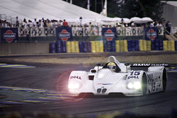 #15 BMW Motorsport BMW V12 LMR: Joachim Winkelhock, Pierluigi Martin, Yannick Dalmas
