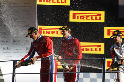 Podio gara 1: terzo posto Kevin Ceccon, il vincitore Emil Bernstorff e il secondo Esteban Ocon, ART