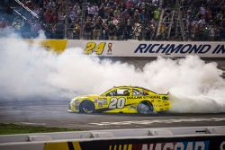 Le vainqueur Matt Kenseth, Joe Gibbs Racing Toyota