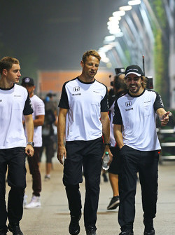 Stoffel Vandoorne, Pembalap Tes dan Cadangan Mclaren bersama Jenson Button, McLaren, dan Fernando Al