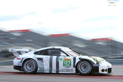 #92 Porsche Team Manthey Porsche 911 RSR : Frédéric Makowiecki, Patrick Pilet