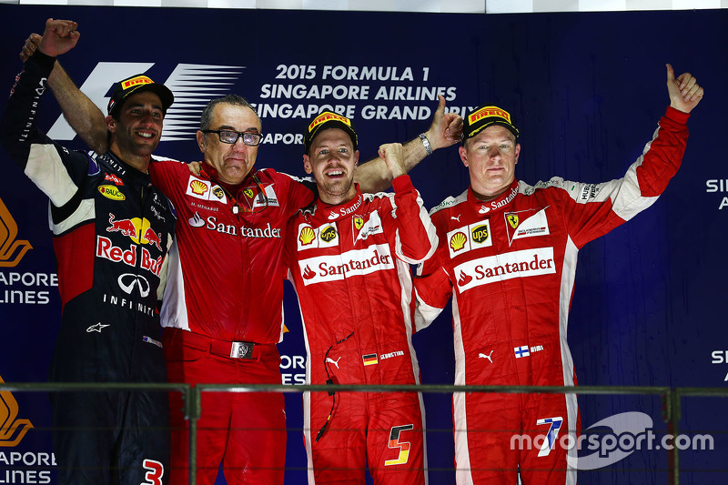 Podium: winnaar Sebastian Vettel, Ferrari, tweede Daniel Ricciardo, Red Bull Racing, derde Kimi Raik