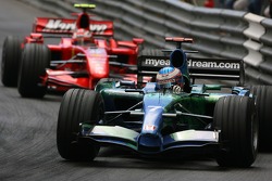 Jenson Button, Honda Racing F1 Team, RA107 et Kimi Raikkonen, Scuderia Ferrari, F2007