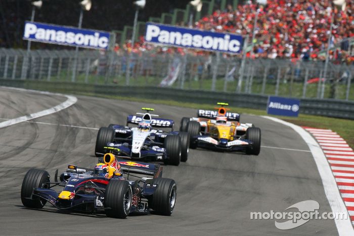 Mark Webber, Red Bull Racing, RB3 y Alexander Wurz, Williams F1 Team, FW29