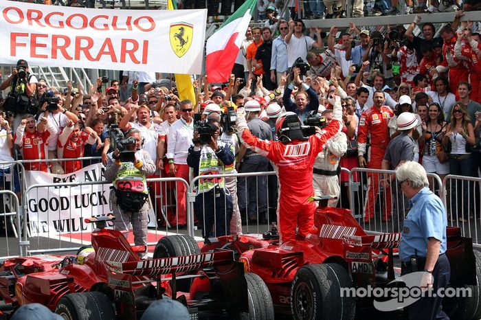 Kimi Raikkonen tras ganar en Brasil y ser campeón del mundo de F1 2007