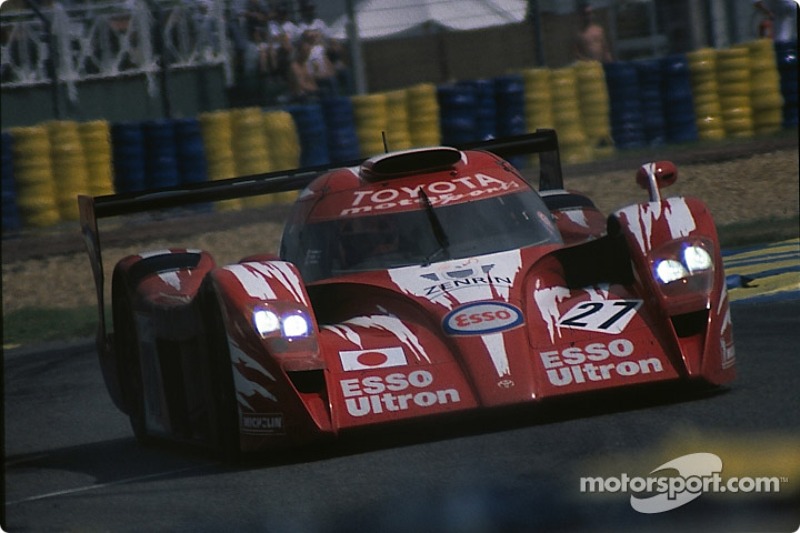 #27 Toyota Motorsport, Toyota GT-One: Keiichi Tsuchiya, Ukyou Katayama, Toshio Suzuki