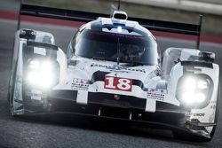 #18 Porsche Team Porsche 919 Hybrid: Romain Dumas, Neel Jani, Marc Lieb