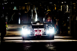 #8 奥迪乔斯特车队 奥迪R18 e-tron quattro:卢卡斯·迪格拉西、罗伊克·杜瓦尔、奥利弗·贾维斯