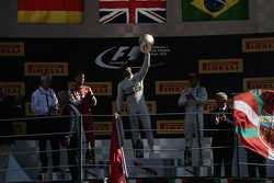 Podio: vincitore Lewis Hamilton, Mercedes AMG F1 Team, secondo Sebastian Vettel, Ferrari, terzo Feli
