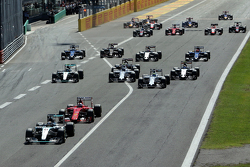 Inicio: Lewis Hamilton, Mercedes AMG F1 W06 lider