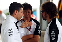 Andrea Stella, McLaren Race Engineer com Fernando Alonso, McLaren