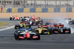 Старт: Оливер Роуленд, Fortec Motorsports лидирует