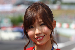 Une Grid Girl