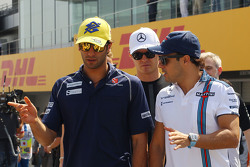 Felipe Nasr, Sauber F1 Team et Felipe Massa, Williams lors de la parade des pilotes