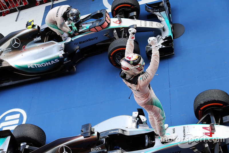 Race winner Lewis Hamilton, Mercedes AMG F1 