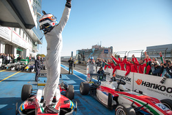 Феликс Розенквист, Prema Powerteam Dallara F312 - Mercedes-Benz побеждает в гонке и становится чемпионом 2015 года