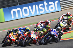 Start: Jorge Lorenzo, Yamaha Factory Racing, in Führung