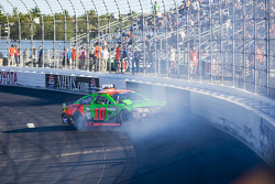 Danica Patrick, Stewart-Haas Racing Chevrolet, mit Unfall