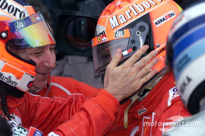 Ganador de la carrera y Campeon del Mundo del 2000 Michael Schumacher, Ferrari con Rubens Barrichell