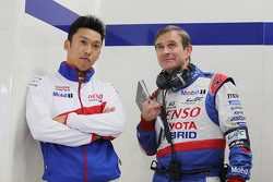 Kazuki Nakajima mit Pascal Vasselon, Toyota Hybrid Racing, Technischer Direktor