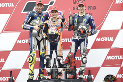 Podium: race winnaar Dani Pedrosa, Repsol Honda Team, 2de Valentino Rossi, Yamaha Factory Racing, 3d