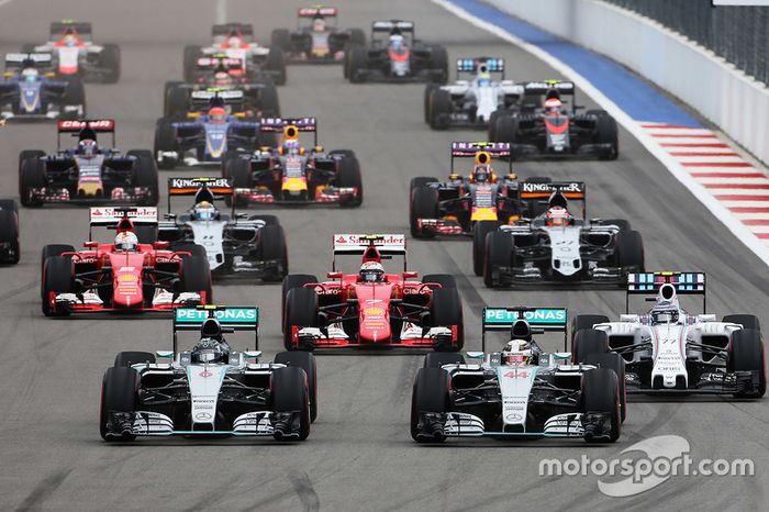 Casi todas las vueltas en Rusia, lideradas por Mercedes