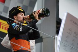 Sergio Pérez, Sahara Force India F1 celebra su tercer lugar en el podio