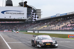 Timo Scheider, Audi Sport Team Phoenix, Audi RS 5 DTM, siegt in Hockenheim