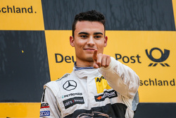 Подиум чемпионата: Паскаль Верляйн, HWA AG Mercedes-AMG C63 DTM