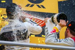 Podium du championnat : Pascal Wehrlein, HWA AG Mercedes-AMG C63 DTM