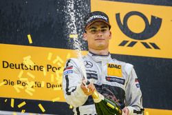 Podium de campeonato: Pascal Wehrlein, HWA AG Mercedes-AMG C63 DTM