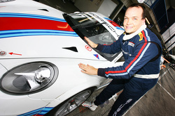 Daniel Schneider comemora pole em Curitiba