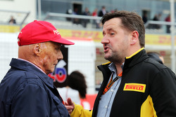Niki Lauda, Mercedes com Paul Hembery, Pirelli Motorsport
