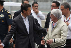 Enrique Pena Nieto, Präsident von Mexiko, mit Bernie Ecclestone