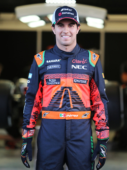 Sergio Pérez, Sahara Force India F1 presenta el traje que usara con temas especial de México