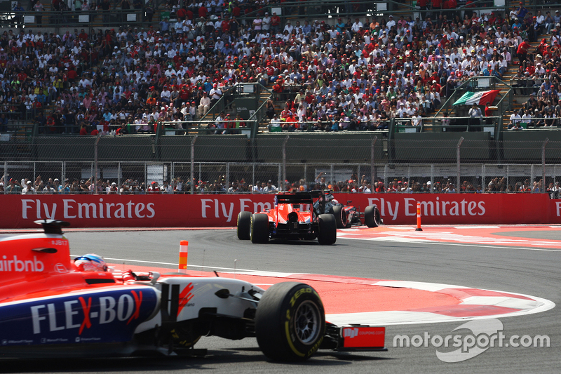 Alexander Rossi, Manor Marussia F1 Team devant Will Stevens, Manor Marussia F1 Team