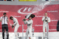 Podio: Primer lugar Nico Rosberg, Mercedes AMG F1, Segundo Lugar Lewis Hamilton Mercedes AMG F1 y el